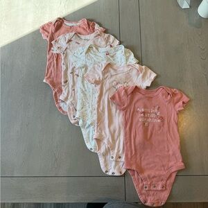 Carters short sleeve onesies, 5 pack 9m